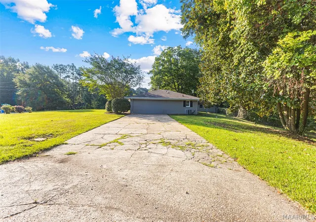 Photo 3 of Single family home for sale at 801 Carter Rd, Prattville, AL 36067 | MLS# 589728 | Listing updated on 2026-09-10