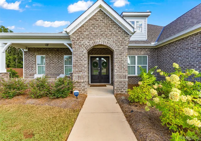 Photo 2 of Single family home for sale at 69 Alston Dr, Wetumpka, AL 36093 | MLS# 589767 | Listing updated on 2026-10-06
