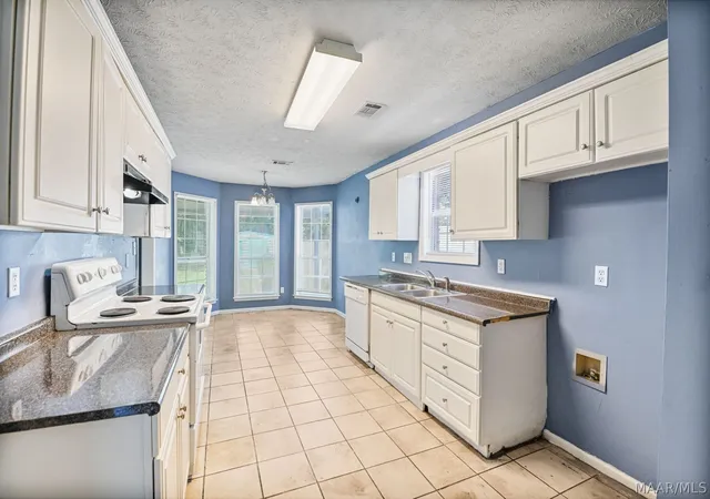 Photo 3 of Single family home for sale at 1013 David Dr, Montgomery, AL 36117 | MLS# 589742 | Listing updated on 2026-09-15