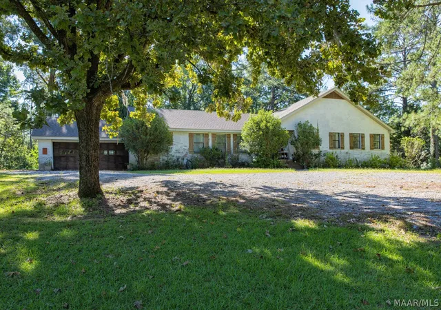 Photo 1 of Single family home for sale at 3209 Pettus Rd, Hope Hull, AL 36043 | MLS# 589803 | Listing updated on 2026-10-06