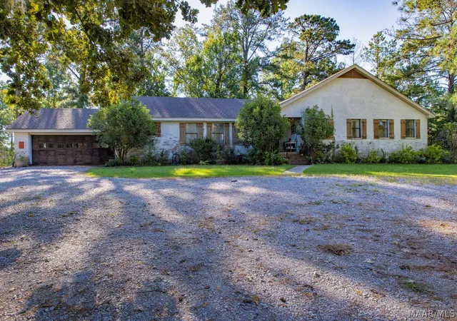 Photo 4 of Single family home for sale at 3209 Pettus Rd, Hope Hull, AL 36043 | MLS# 589803 | Listing updated on 2026-10-06