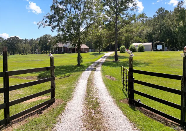 Photo 2 of Single family home for sale at 632 E Fleahop Rd, Tallassee, AL 36078 | MLS# 589750 | Listing updated on 2026-09-29