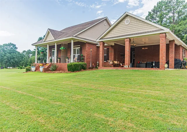 Photo 4 of Single family home for sale at 632 E Fleahop Rd, Tallassee, AL 36078 | MLS# 589750 | Listing updated on 2026-09-29