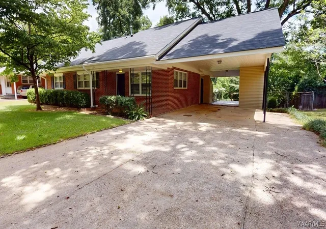 Photo 2 of Single family home for sale at 221 Nottingham Rd, Montgomery, AL 36109 | MLS# 589800 | Listing updated on 2026-09-25