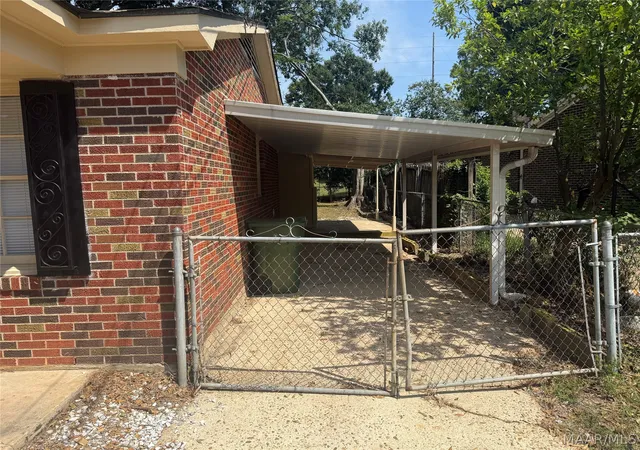 Photo 2 of Single family home for sale at 3259 Durham Dr, Montgomery, AL 36109 | MLS# 589847 | Listing updated on 2026-09-11