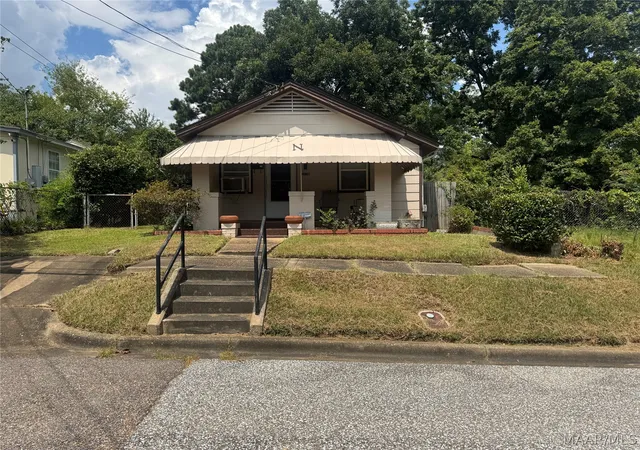 Single family home for sale at 2038 Carlo St, Montgomery, AL 36108 | MLS# 589845