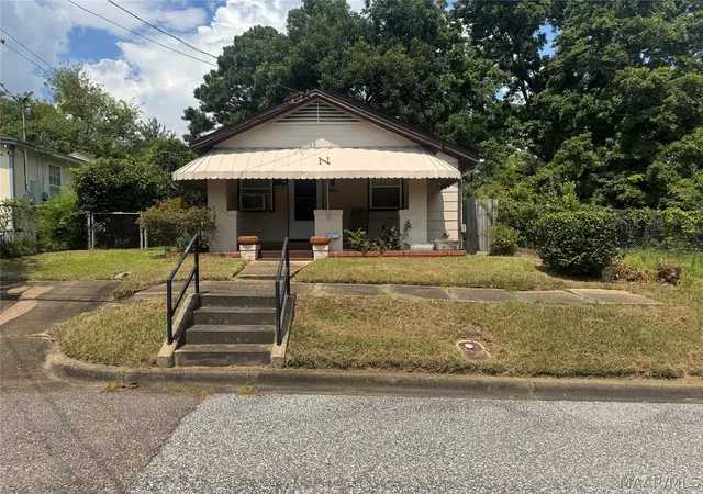 Photo 3 of Single family home for sale at 2038 Carlo St, Montgomery, AL 36108 | MLS# 589845 | Listing updated on 2026-09-11