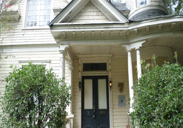 Photo 3 of Single family home for sale at 1104 S Hull St, Montgomery, AL 36104 | MLS# 589920 | Listing updated on 2026-10-27