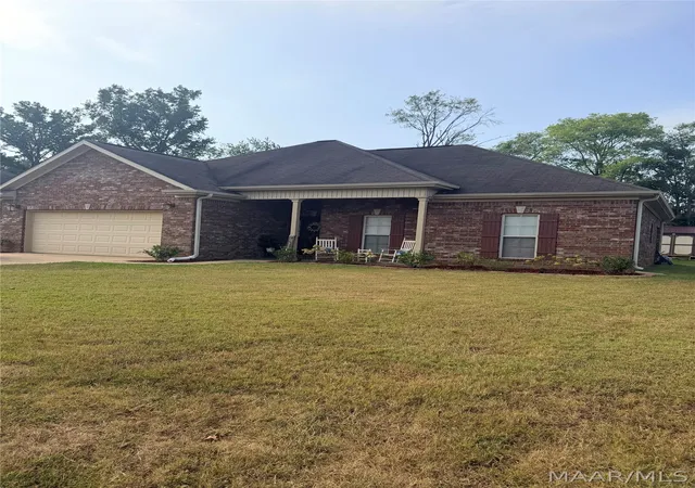 Photo 2 of Single family home for sale at 5430 Cedar Creek Dr, Bessemer, AL 35022 | MLS# 589939 | Listing updated on 2026-09-10