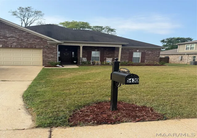 Photo 3 of Single family home for sale at 5430 Cedar Creek Dr, Bessemer, AL 35022 | MLS# 589939 | Listing updated on 2026-09-10