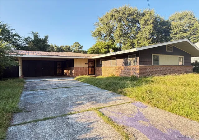 Photo 1 of Single family home for sale at 2806 Camellia St, Tuskegee, AL 36088 | MLS# 589951 | Listing updated on 2026-09-10