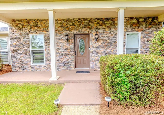Photo 3 of Single family home for sale at 217 Ridgewood Rd, Prattville, AL 36066 | MLS# 589788 | Listing updated on 2026-09-17