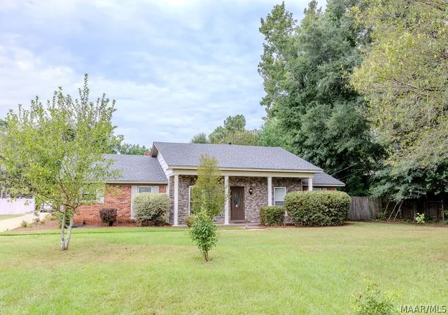 Photo 4 of Single family home for sale at 217 Ridgewood Rd, Prattville, AL 36066 | MLS# 589788 | Listing updated on 2026-09-17