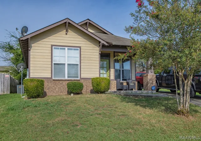 Photo 2 of Single family home for sale at 3913 Brookshire Wy, Montgomery, AL 36116 | MLS# 589840 | Listing updated on 2026-10-01