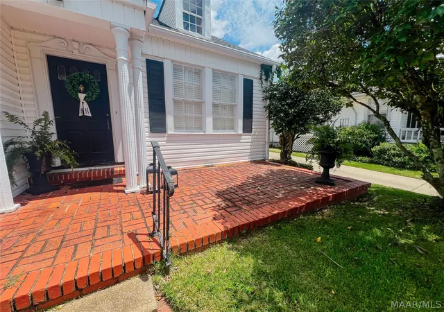 Photo 3 of Single family home for sale at 404 South St, Greenville, AL 36037 | MLS# 590019 | Listing updated on 2026-09-04