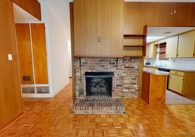 Photo 3 of Single family home for sale at 907 Skidmore Ave, Prattville, AL 36066 | MLS# 590008 | Listing updated on 2026-09-02
