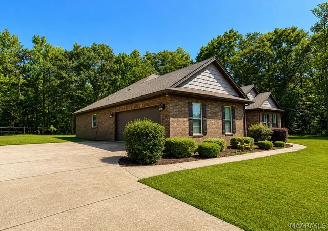Photo 2 of Single family home for sale at 149 Weoka Ridge Dr, Wetumpka, AL 36092 | MLS# 590089 | Listing updated on 2026-09-10