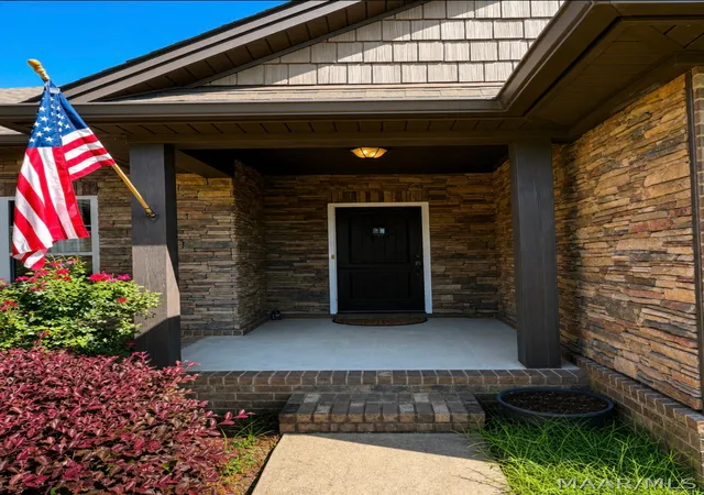 Photo 3 of Single family home for sale at 149 Weoka Ridge Dr, Wetumpka, AL 36092 | MLS# 590089 | Listing updated on 2026-09-10