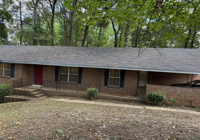 Single family home for sale at 6420 Rives Rd, Elmore, AL 36025 | MLS# 590076