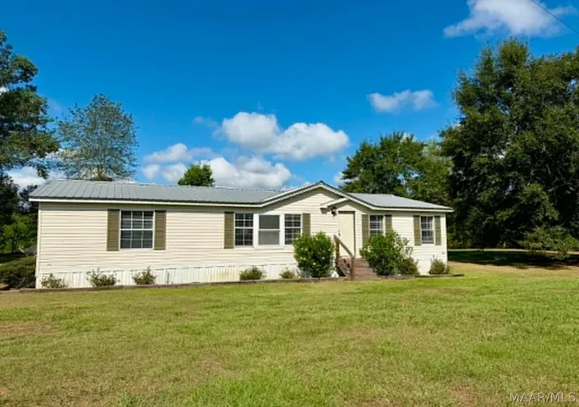 Photo 2 of Manufactured home for sale at 1028 Huggins St, Mc Kenzie, AL 36456 | MLS# 589240 | Listing updated on 2026-09-04