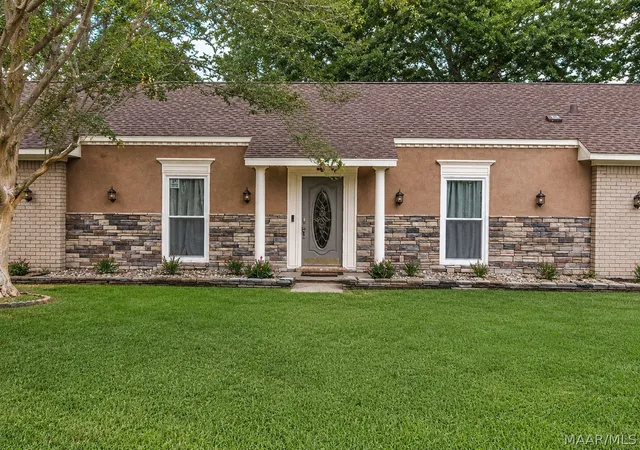 Photo 2 of Single family home for sale at 6113 Helga Pl, Montgomery, AL 36117 | MLS# 590030 | Listing updated on 2026-09-06