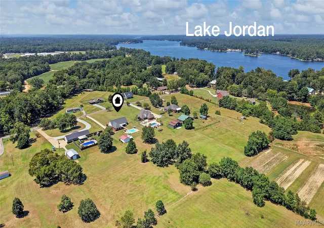 Photo 1 of Single family home for sale at 160 Beachwood Rd, Wetumpka, AL 36092 | MLS# 589470 | Listing updated on 2026-09-02