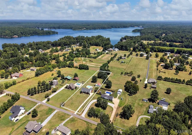 Photo 3 of Single family home for sale at 160 Beachwood Rd, Wetumpka, AL 36092 | MLS# 589470 | Listing updated on 2026-09-02
