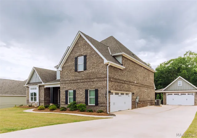 Photo 3 of Single family home for sale at 1238 Tullahoma Dr, Prattville, AL 36066 | MLS# 590112 | Listing updated on 2026-09-05