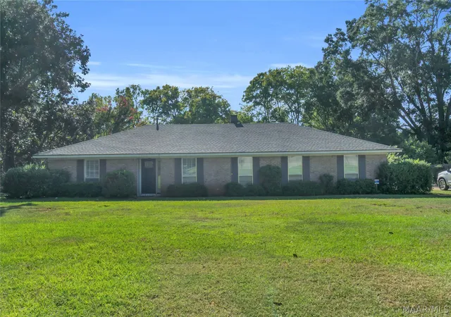 Photo 2 of Single family home for sale at 11 Arrowhead Ct, Montgomery, AL 36117 | MLS# 590067 | Listing updated on 2026-09-04