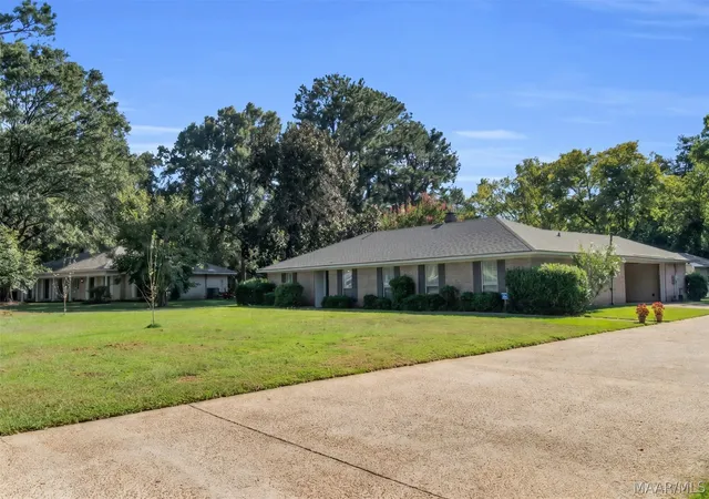 Photo 3 of Single family home for sale at 11 Arrowhead Ct, Montgomery, AL 36117 | MLS# 590067 | Listing updated on 2026-09-04