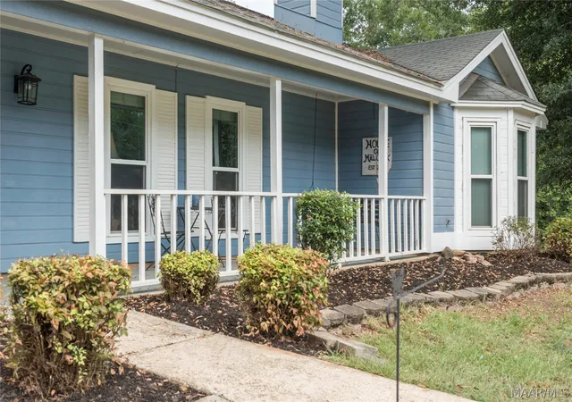 Photo 2 of Single family home for sale at 835 Gunnells Rd, Deatsville, AL 36022 | MLS# 590068 | Listing updated on 2026-10-02