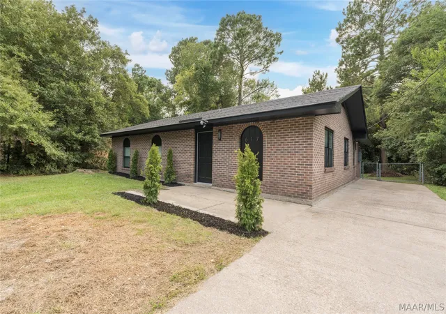Photo 2 of Single family home for sale at 617 Durward Dr, Montgomery, AL 36117 | MLS# 590129 | Listing updated on 2026-10-27