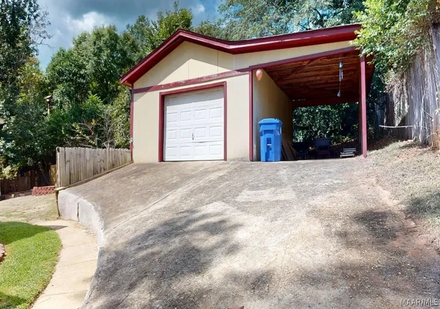 Photo 2 of Single family home for sale at 611 Marlyn Dr, Prattville, AL 36067 | MLS# 590144 | Listing updated on 2026-10-06