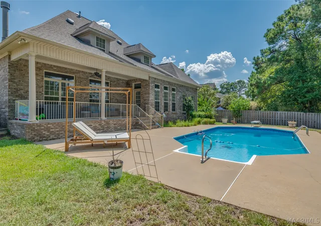 Photo 3 of Single family home for sale at 721 Keeneland Way, Montgomery, AL 36109 | MLS# 590073 | Listing updated on 2026-09-10