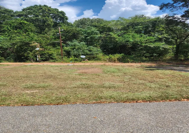 Photo 2 of Sale Pending at 2406 Upbuilders Ln, Montgomery, AL 36110 | MLS# 590130 | Listing updated on 2026-10-04