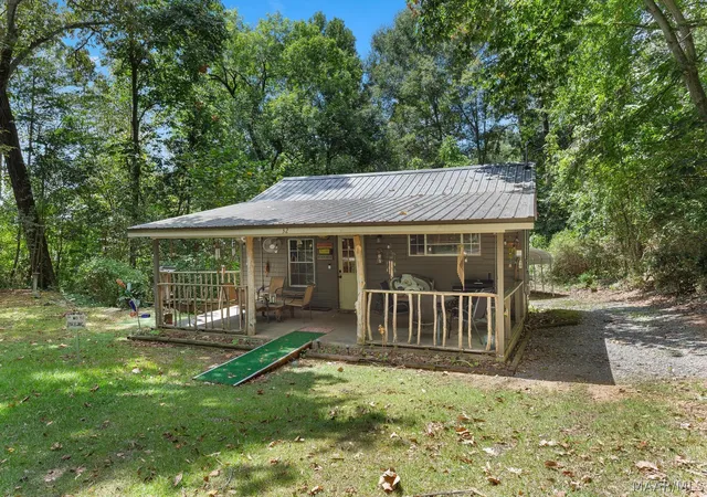 Photo 2 of Single family home for sale at 32 Lake Shore Dr, Titus, AL 36080 | MLS# 590213 | Listing updated on 2026-09-29