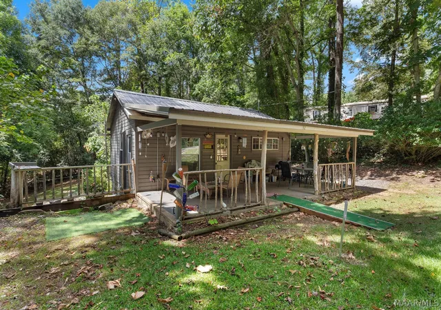 Photo 3 of Single family home for sale at 32 Lake Shore Dr, Titus, AL 36080 | MLS# 590213 | Listing updated on 2026-09-29