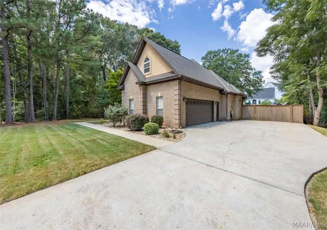 Photo 3 of Single family home for sale at 336 Kimrick Dr, Deatsville, AL 36022 | MLS# 590158 | Listing updated on 2026-09-21