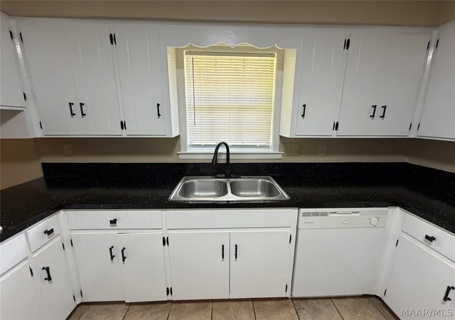 Photo 3 of Single family home for sale at 3429 Woodpark Dr, Montgomery, AL 36116 | MLS# 590233 | Listing updated on 2026-09-04