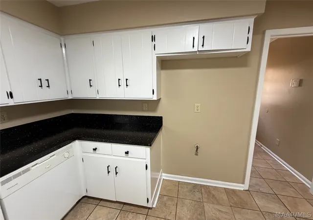 Photo 4 of Single family home for sale at 3429 Woodpark Dr, Montgomery, AL 36116 | MLS# 590233 | Listing updated on 2026-09-04