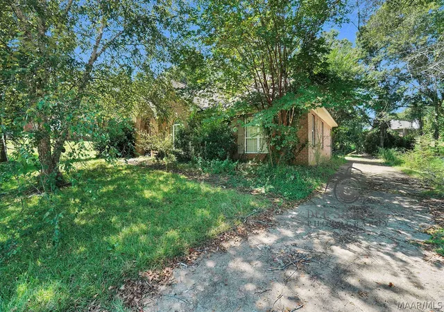 Photo 3 of Single family home for sale at 391 Fallon Ct, Deatsville, AL 36022 | MLS# 590238 | Listing updated on 2026-09-24
