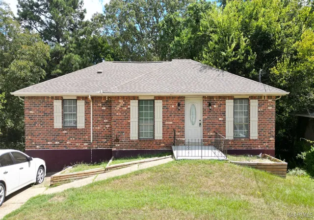Photo 1 of Single family home for sale at 216 Woodvale Rd, Prattville, AL 36067 | MLS# 590216 | Listing updated on 2026-09-22