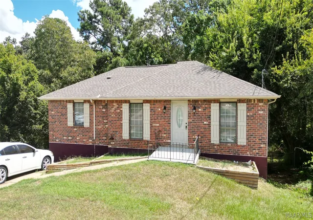 Photo 3 of Single family home for sale at 216 Woodvale Rd, Prattville, AL 36067 | MLS# 590216 | Listing updated on 2026-09-22