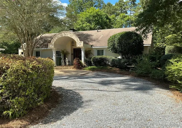 Photo 1 of Single family home for sale at 2839 Montrose Ave, Montgomery, AL 36109 | MLS# 590075 | Listing updated on 2026-09-04