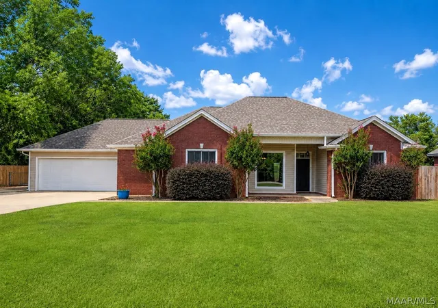 Photo 1 of Single family home for sale at 5591 Deatsville Hwy, Deatsville, AL 36022 | MLS# 590214 | Listing updated on 2026-10-02
