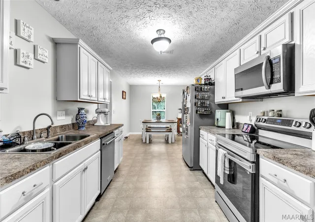 Photo 3 of Single family home for sale at 254 Ridgeview Dr, Millbrook, AL 36054 | MLS# 590253 | Listing updated on 2026-09-06