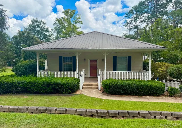 Photo 1 of Single family home for sale at 124 S Jane Ave, Georgiana, AL 36033 | MLS# 590239 | Listing updated on 2026-10-03