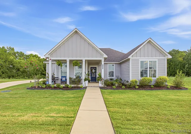 Photo 1 of Single family home for sale at 6403 Town Ln, Pike Road, AL 36064 | MLS# 590259 | Listing updated on 2026-10-07