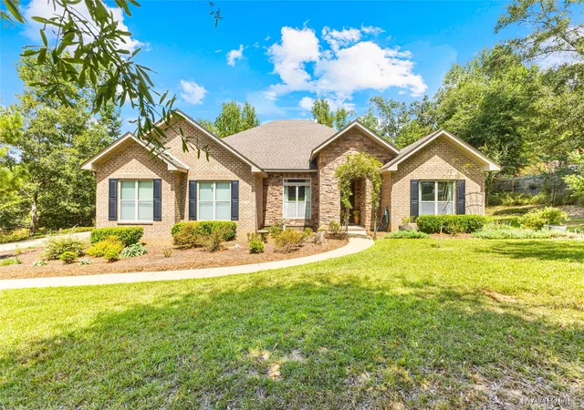 Single family home for sale at 190 Forest Cvs, Wetumpka, AL 36093 | MLS# 590261