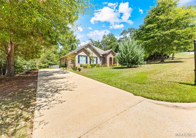 Photo 2 of Single family home for sale at 190 Forest Cvs, Wetumpka, AL 36093 | MLS# 590261 | Listing updated on 2026-09-10
